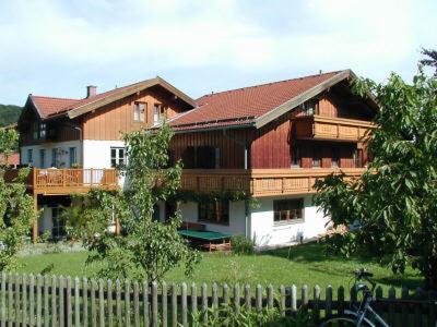 Gaestehaus Alpin - Inkl. Chiemgau-Karte Bergen  Exterior foto